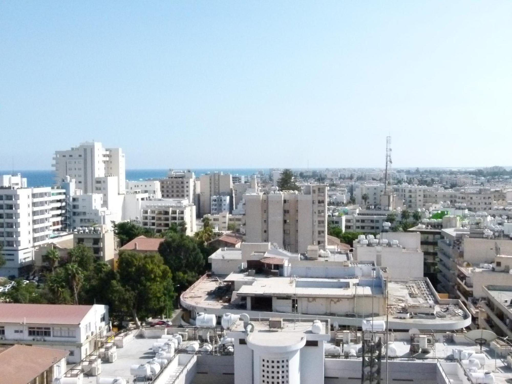Aphrodite Heights Larnaca Buitenkant foto